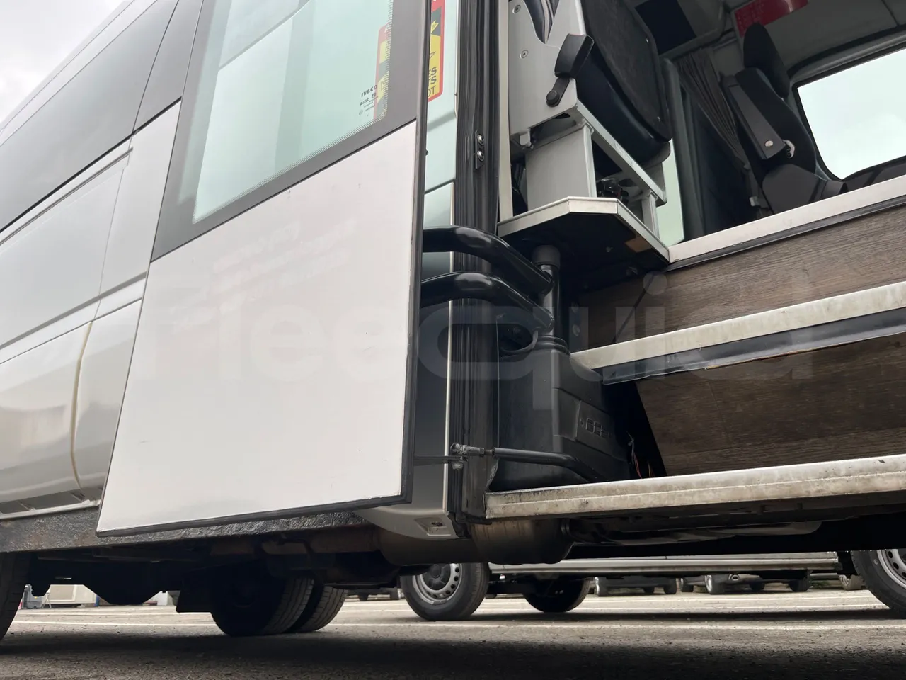 Iveco Daily A65C18 - Euro6 - 132kW - 7.498mt - door mechanism photo