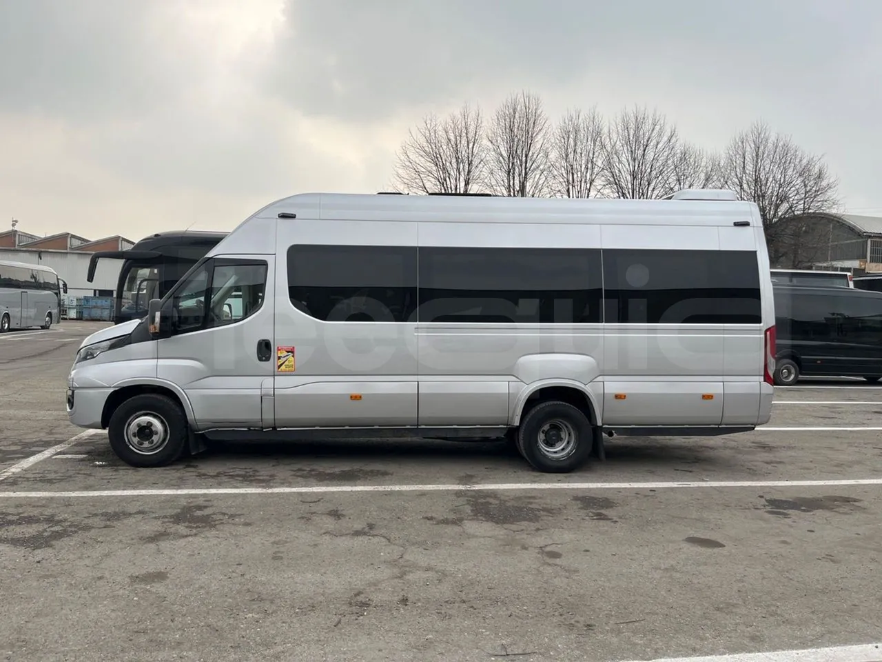 Iveco Daily A65C18 - Euro6 - 132kW - 7.498mt - left side photo
