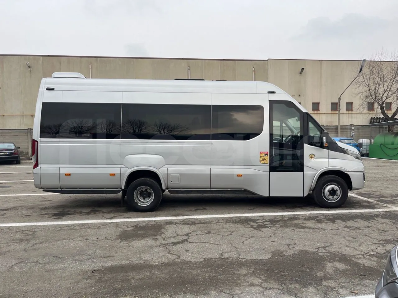 Iveco Daily A65C18 - Euro6 - 132kW - 7.498mt - right side doors closed