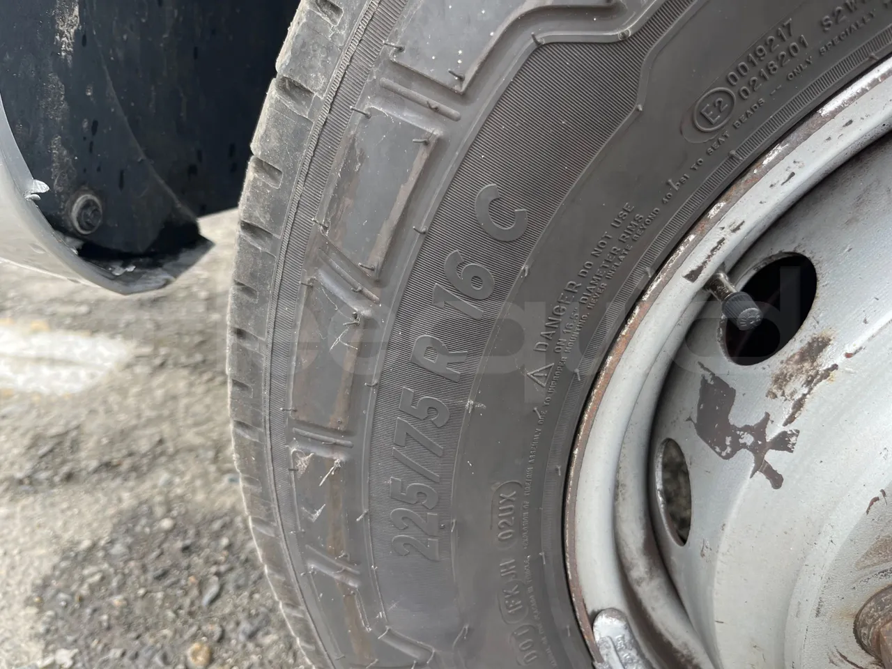 Iveco Daily A65C18 - Euro6 - 132kW - 7.498mt - front left tire measurements