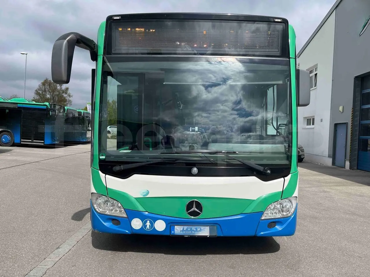 Mercedes-Benz Citaro 628 02 - EUR6 - 220kW - 12.170m - front photo