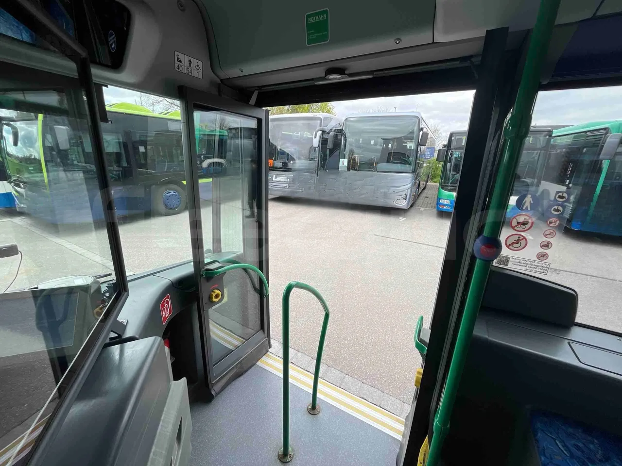 Mercedes-Benz Citaro 628 02 - EUR6 - 220kW - 12.170m - handrails photo