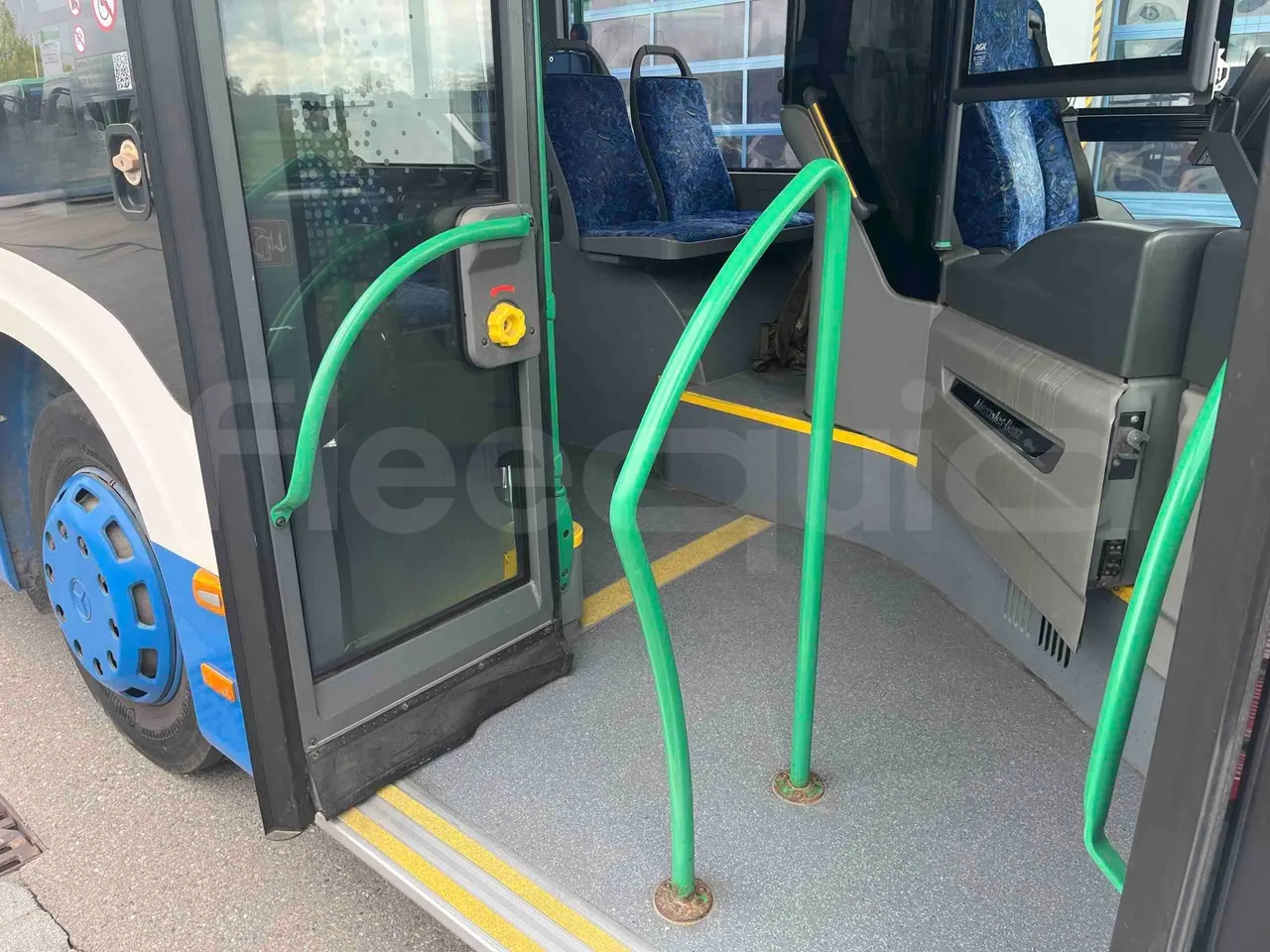 Mercedes-Benz Citaro 628 02 - EUR6 - 220kW - 12.170m - hostess seat photo