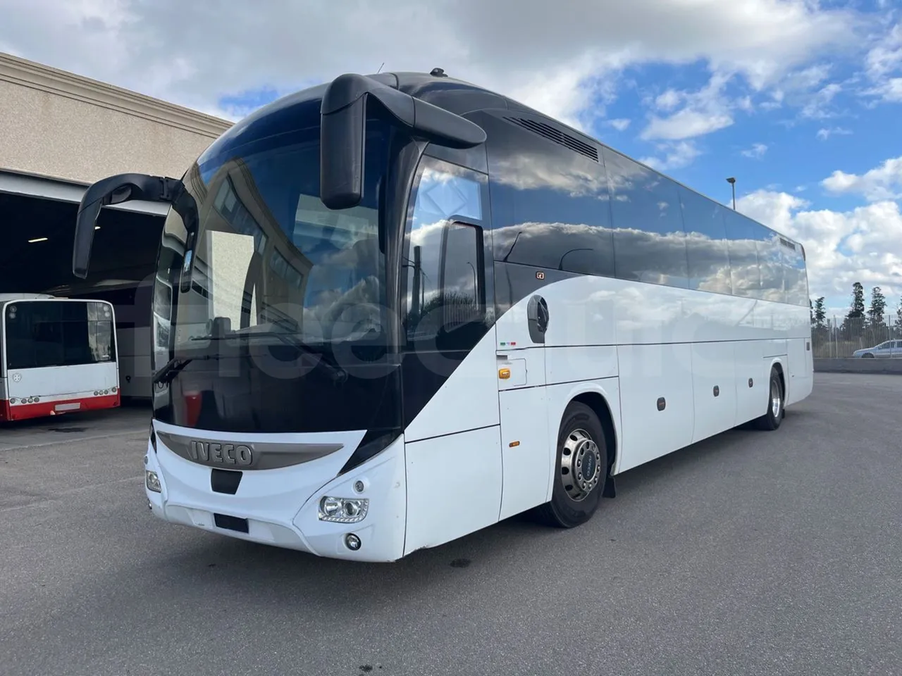 Iveco Magelys SFR2XX - Euro6 - 294kW - 12.830mt - 3/4 front left