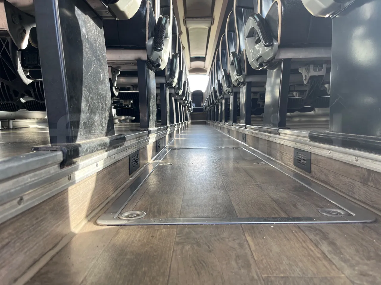 Iveco Magelys SFR2XX - Euro6 - 294kW - 12.830mt - seat brackets photo