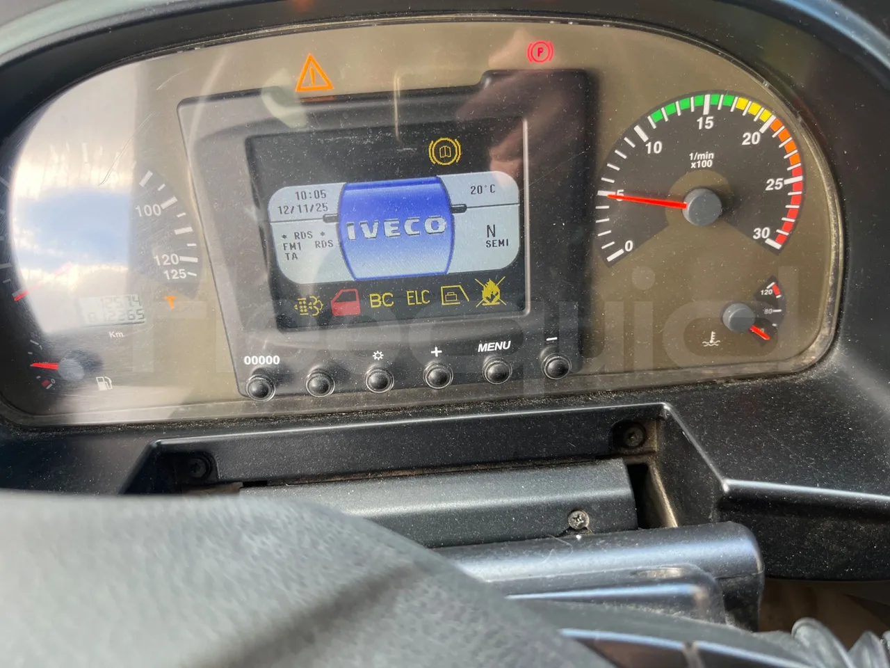 Iveco Magelys SFR2XX - Euro6 - 294kW - 12.830mt - dashboard lights on