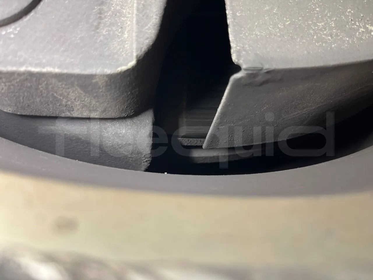 Iveco Magelys SFR2XX - Euro6 - 294kW - 12.830mt - axle 2 discs left