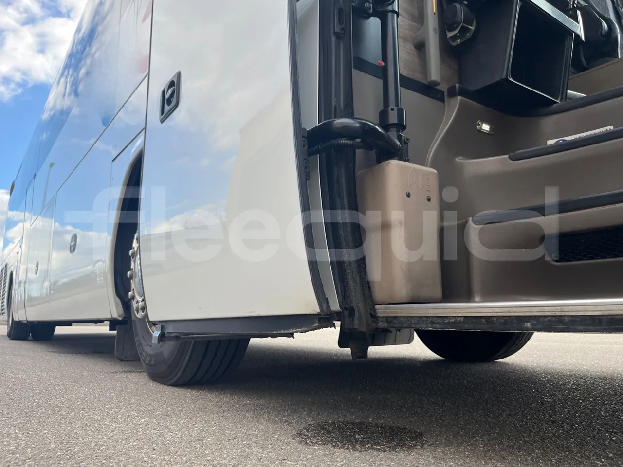 Iveco Magelys SFR2XX - Euro6 - 294kW - 12.830mt - door mechanism photo