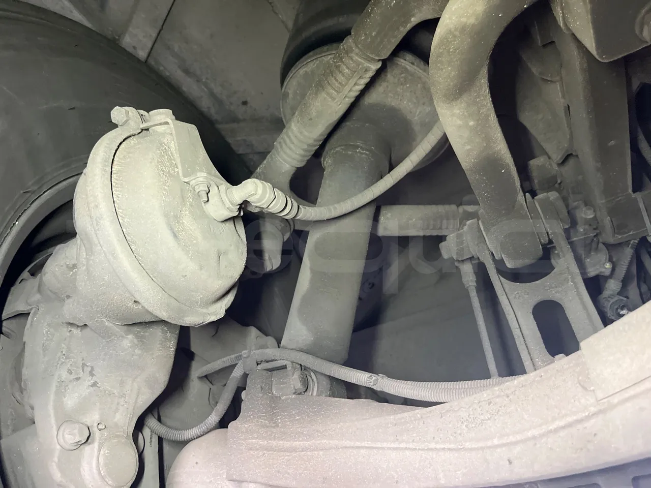 Iveco Magelys SFR2XX - Euro6 - 294kW - 12.830mt - front shock absorbers right