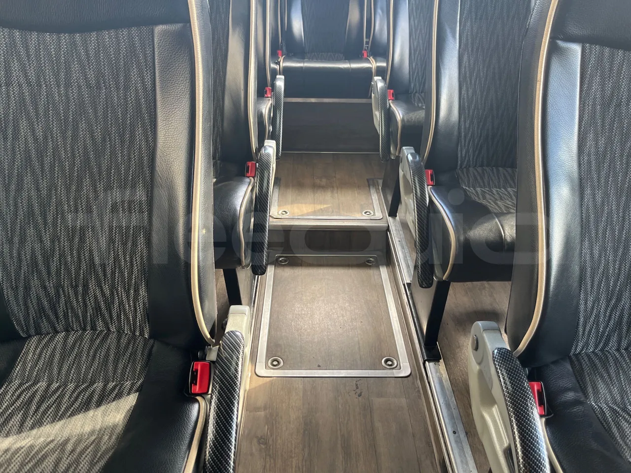 Iveco Magelys SFR2XX - Euro6 - 294kW - 12.830mt - floor hatches photo