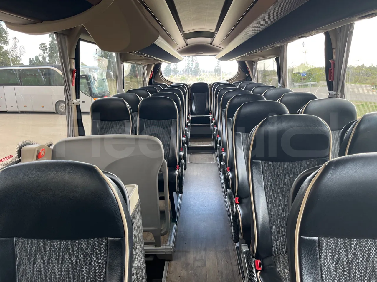 Iveco Magelys SFR2XX - Euro6 - 294kW - 12.830mt - reverse view middle aisle