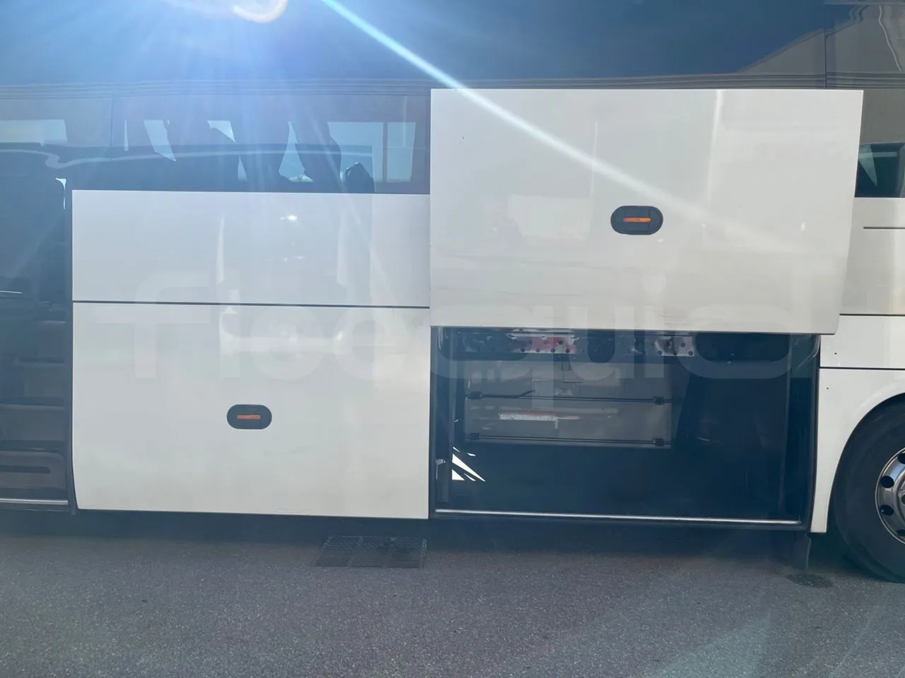 Iveco Magelys SFR2XX - Euro6 - 294kW - 12.830mt - luggage rack photo