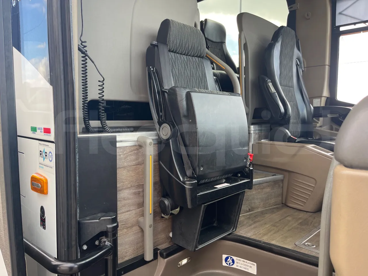 Iveco Magelys SFR2XX - Euro6 - 294kW - 12.830mt - hostess seat photo