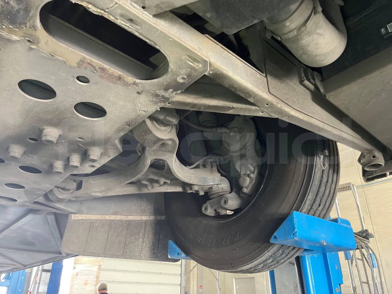 Iveco Magelys SFR2XX - Euro6 - 294kW - 12.830mt - front axle left side