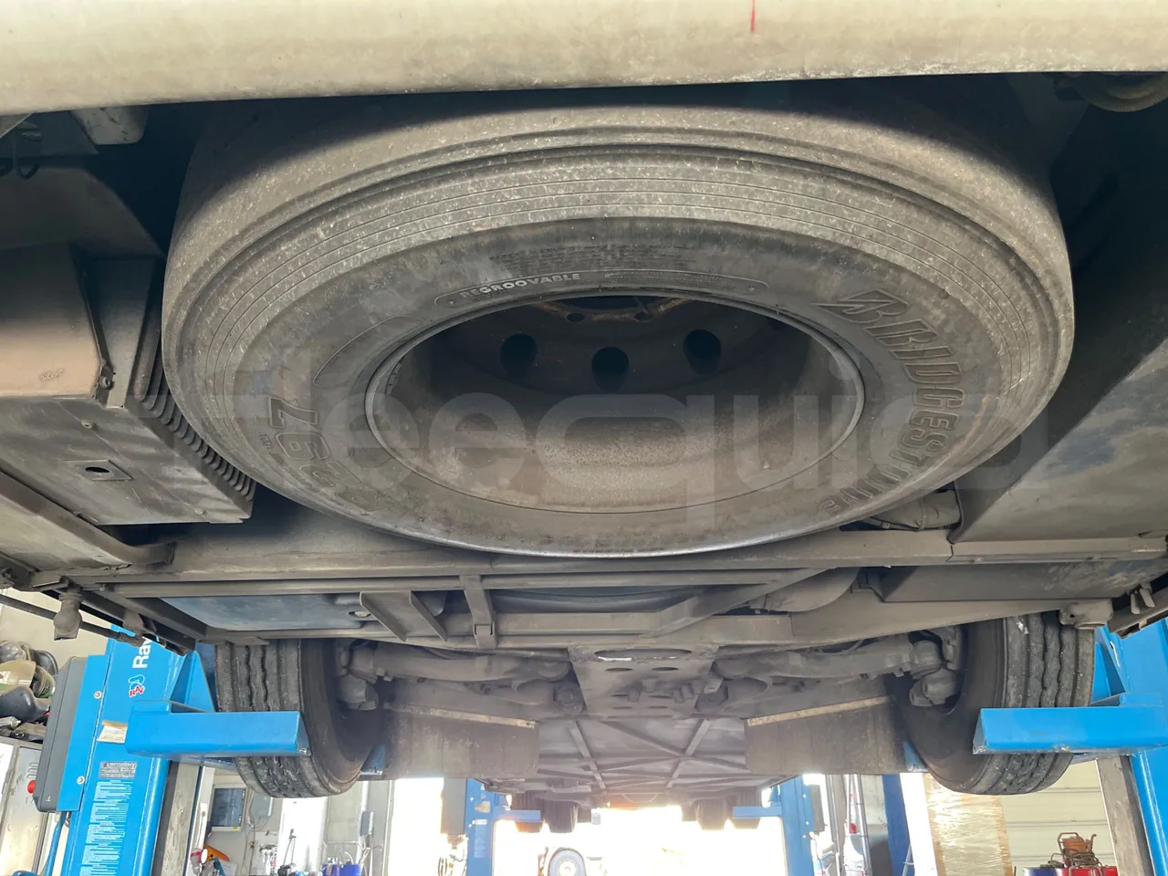 Iveco Magelys SFR2XX - Euro6 - 294kW - 12.830mt - front undercarriage from front