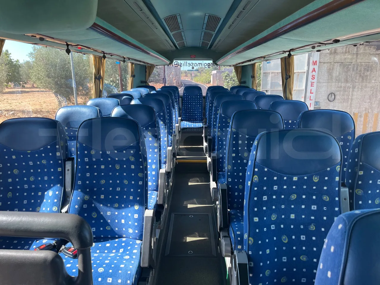 Irizar Scania Century K124EB 12.3 - EUR2 - 309kW - 12m - reverse view middle aisle