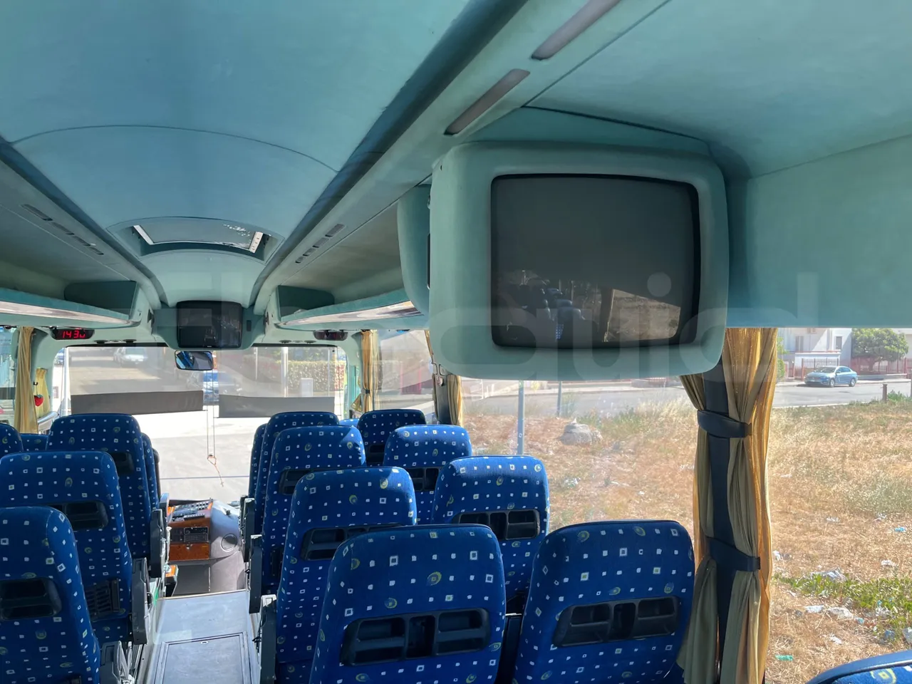 Irizar Scania Century K124EB 12.3 - EUR2 - 309kW - 12m - monitor detail photo