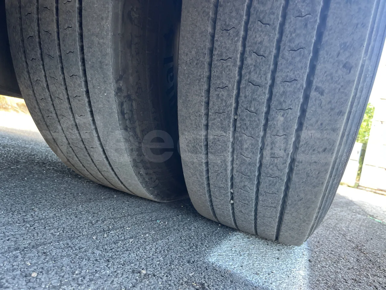 Irizar Scania Century K124EB 12.3 - EUR2 - 309kW - 12m - tread condition front tires left