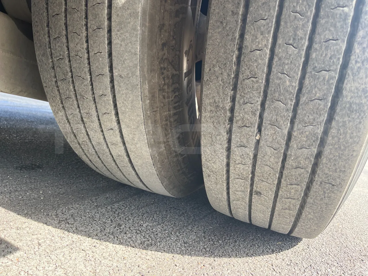 Irizar Scania Century K124EB 12.3 - EUR2 - 309kW - 12m - tread condition second axle tires left