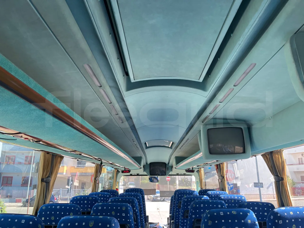 Irizar Scania Century K124EB 12.3 - EUR2 - 309kW - 12m - overhead compartments photo