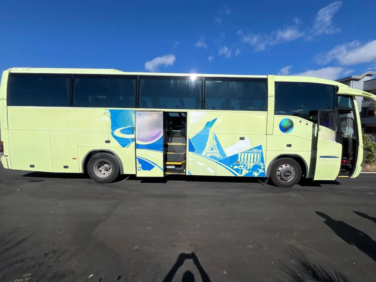 Irizar Scania Century K124EB 12.3 - EUR2 - 309kW - 12m - right side doors open