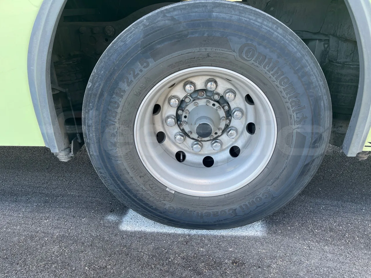 Irizar Scania Century K124EB 12.3 - EUR2 - 309kW - 12m - rear left tire photo