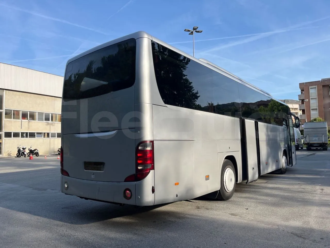 Setra S415 HD - EUR5 - 315kW - 12.2m - 3/4 right rear doors open