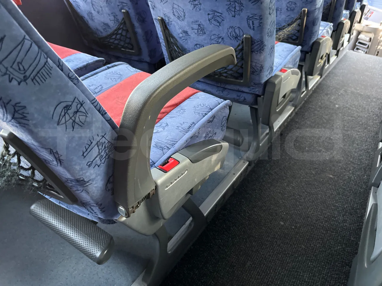 Setra S415 HD - EUR5 - 315kW - 12.2m - armrest detail photo