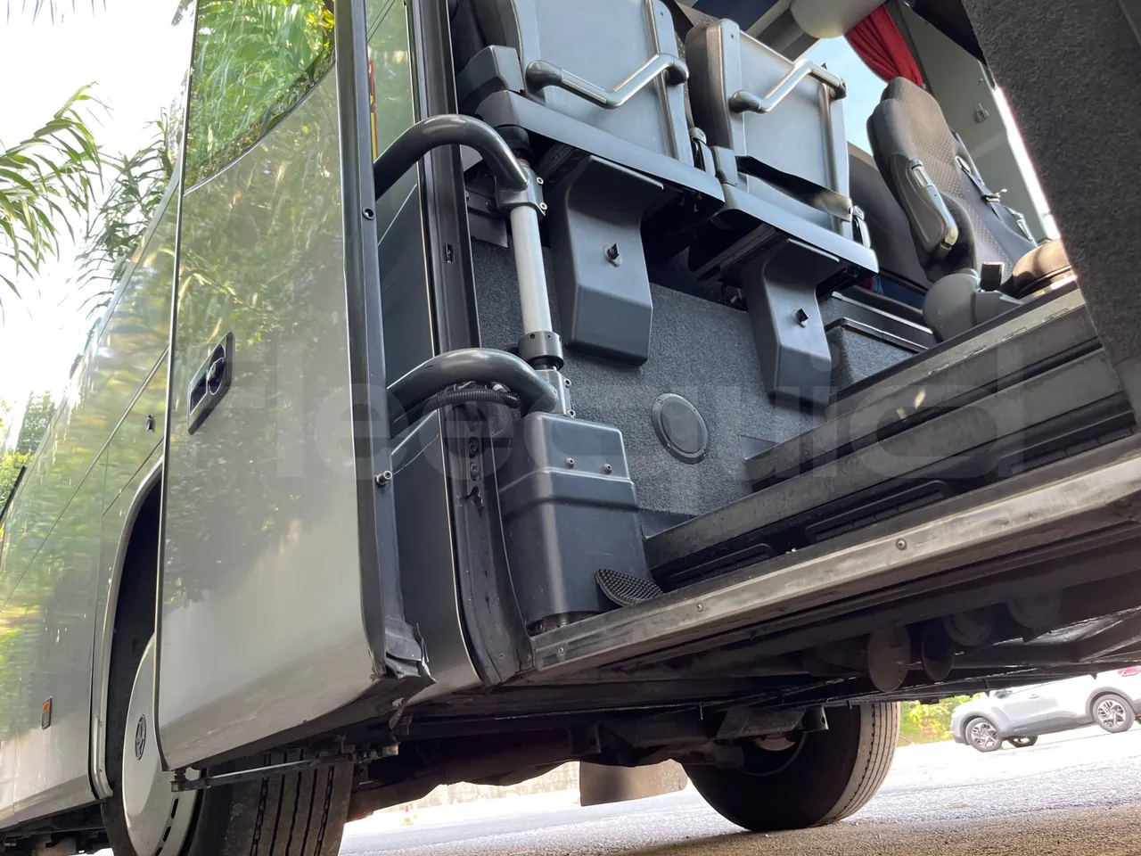 Setra S415 HD - EUR5 - 315kW - 12.2m - door mechanism photo
