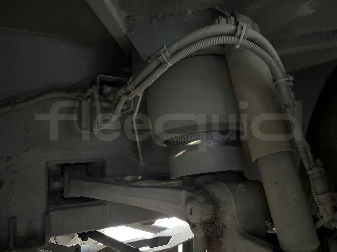 Setra S415 HD - EUR5 - 315kW - 12.2m - front air springs right