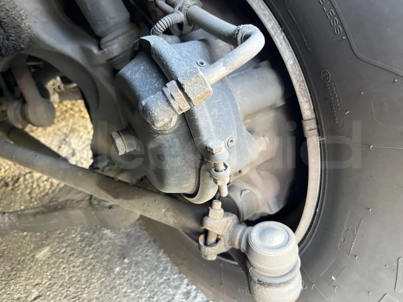 Setra S415 HD - EUR5 - 315kW - 12.2m - front brake calipers left