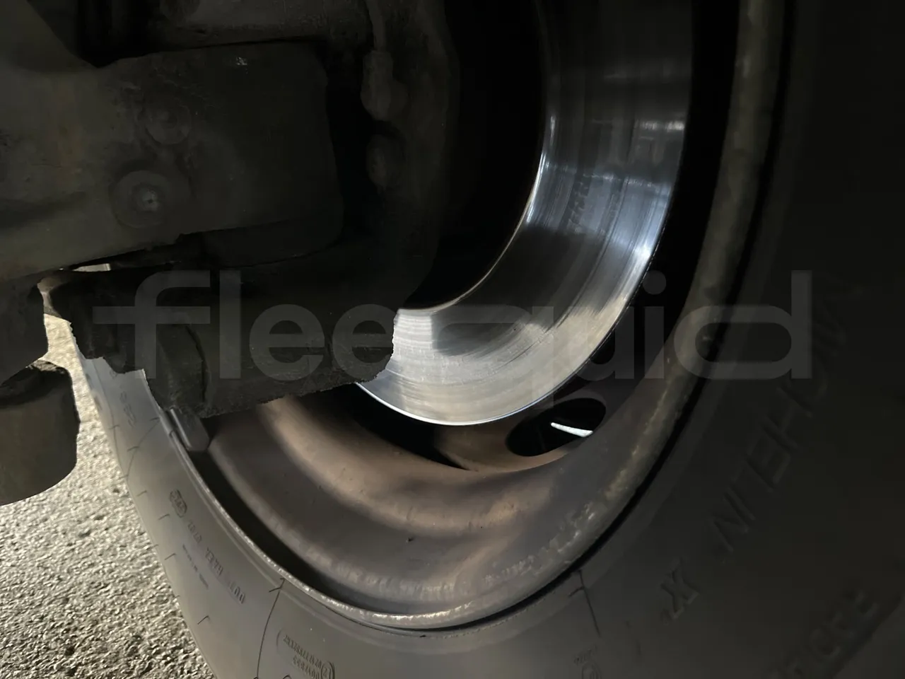 Setra S415 HD - EUR5 - 315kW - 12.2m - front discs right