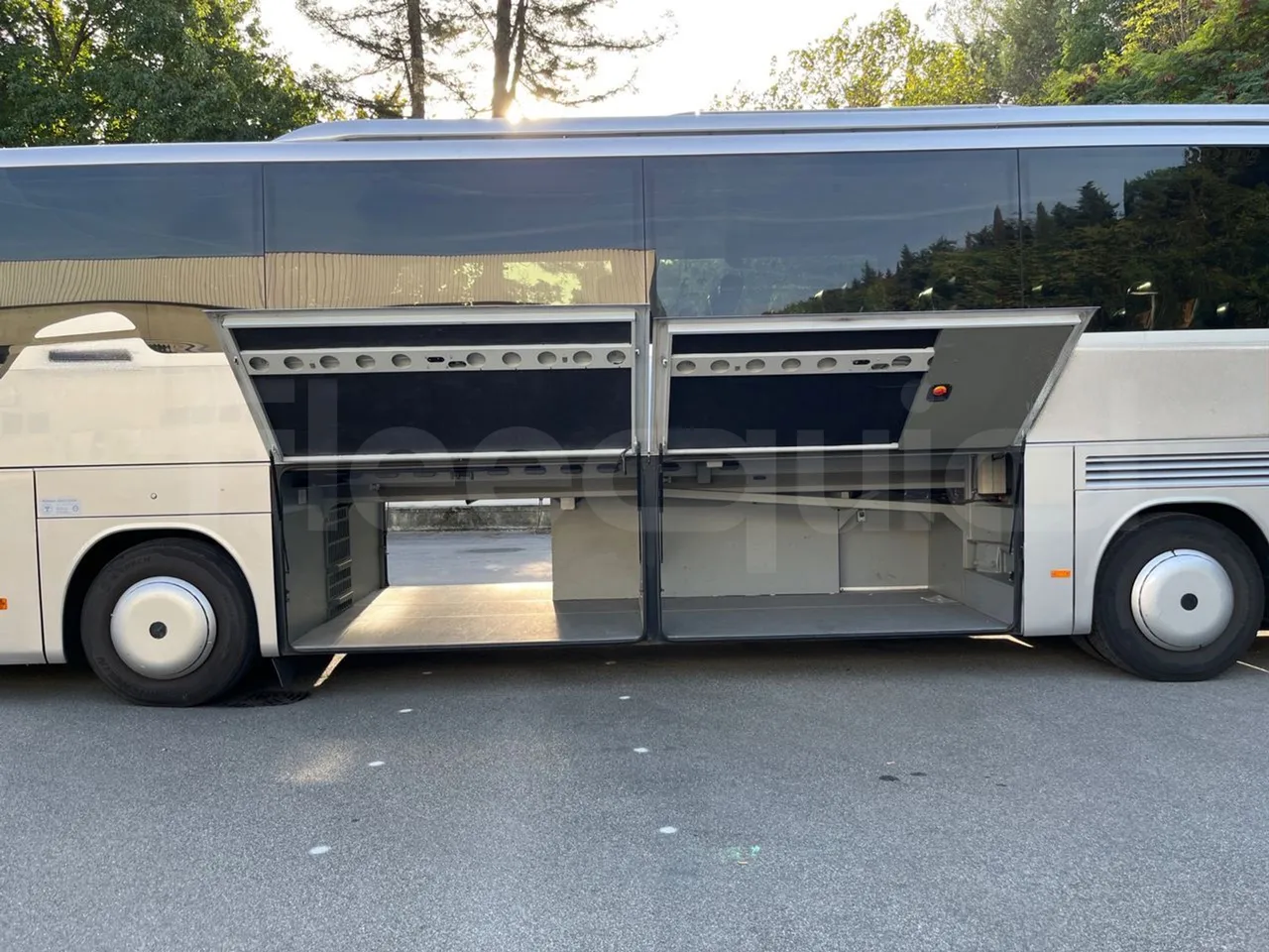 Setra S415 HD - EUR5 - 315kW - 12.2m - luggage rack photo