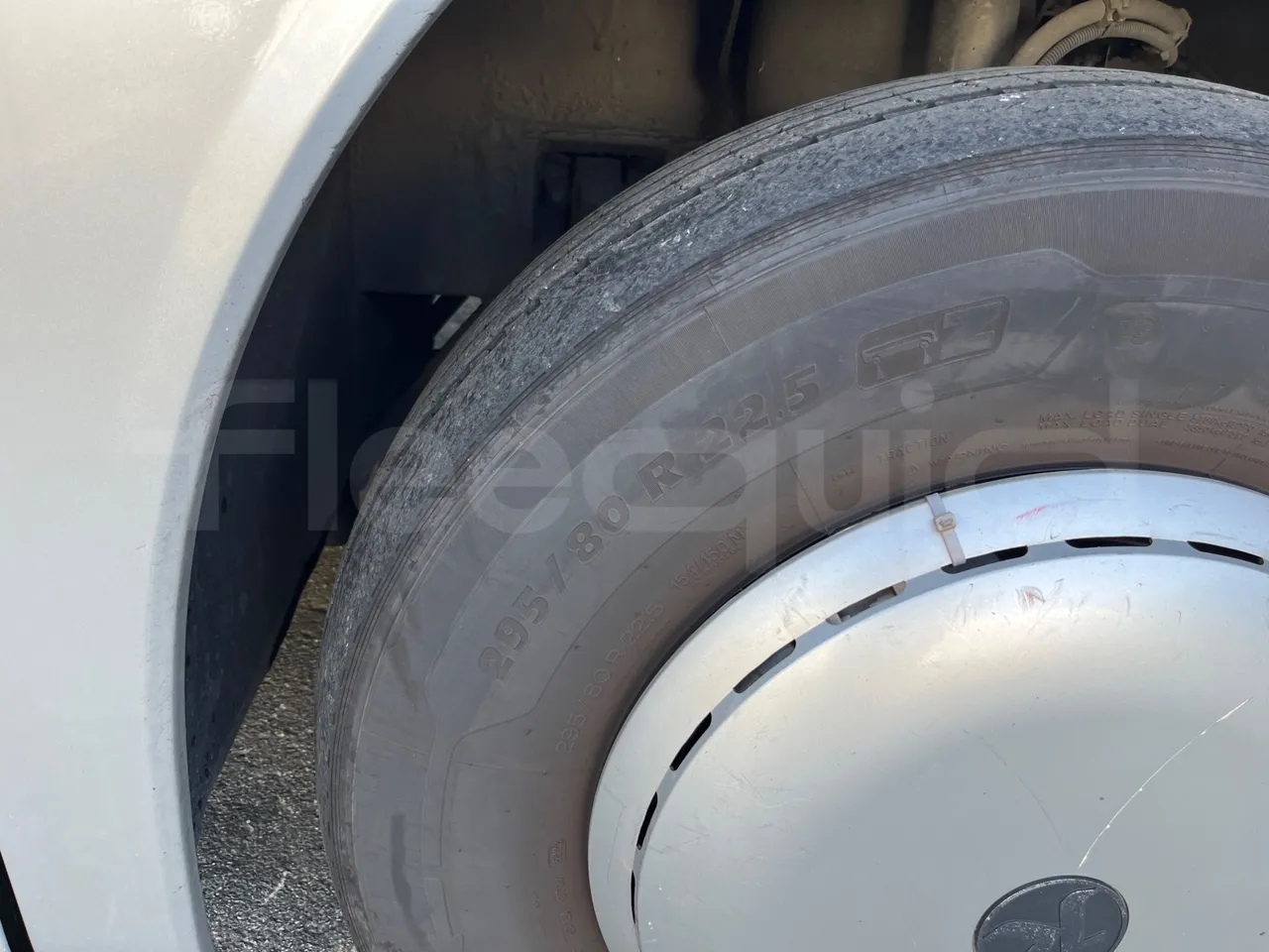 Setra S415 HD - EUR5 - 315kW - 12.2m - front left tire measurements