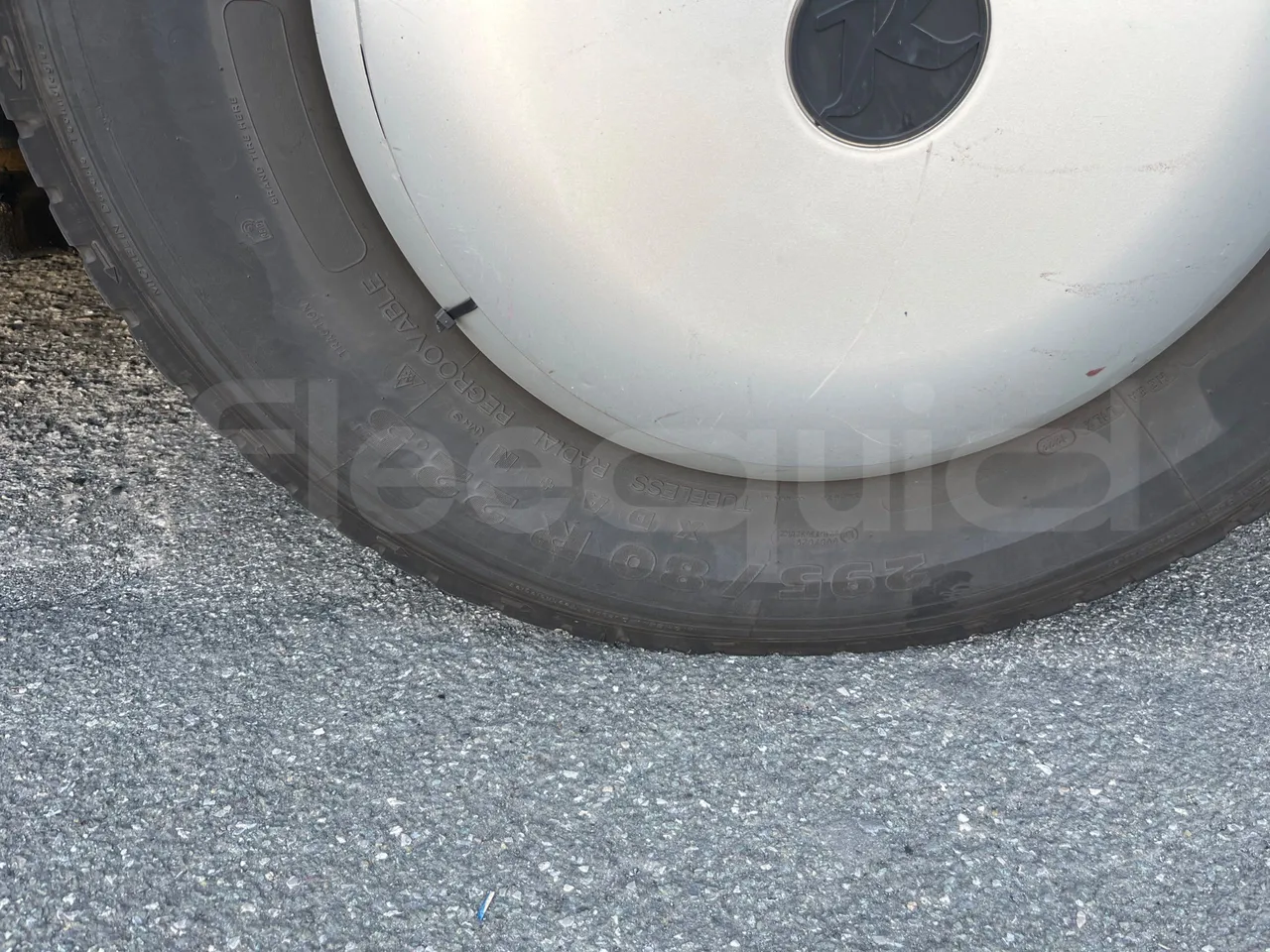 Setra S415 HD - EUR5 - 315kW - 12.2m - rear left tire photo