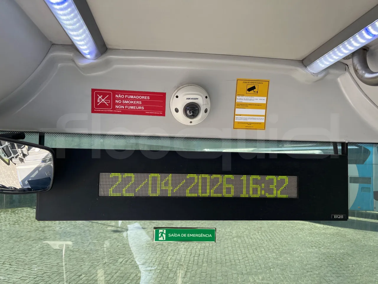 Mercedes-Benz Sprinter - jack and driver keys