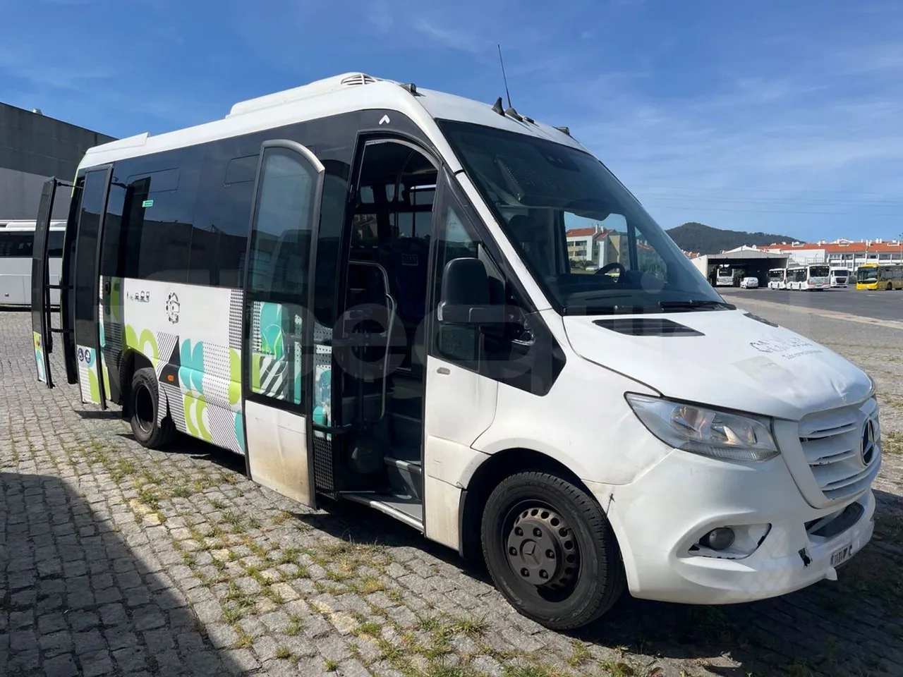 Mercedes-Benz Sprinter - 3/4 Front Right Side Doors Open