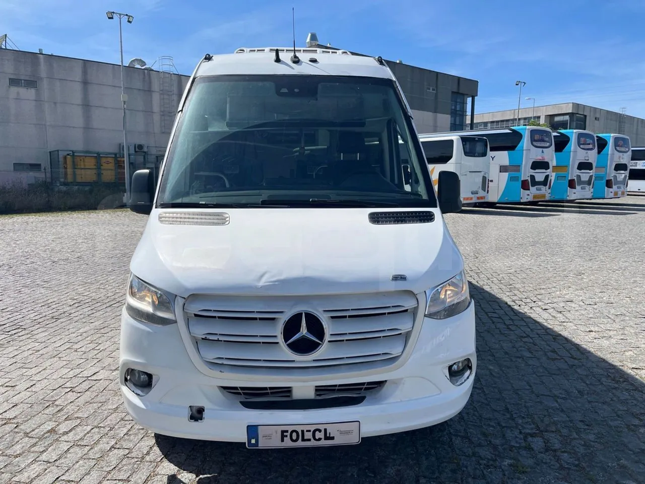 Mercedes-Benz Sprinter - Front