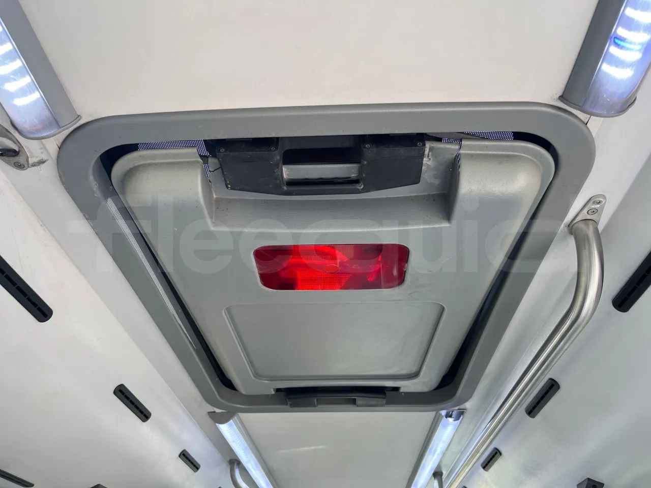 Mercedes-Benz Sprinter - Roof Hatch 1
