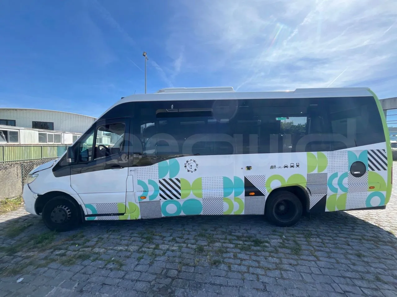Mercedes-Benz Sprinter - Left Side