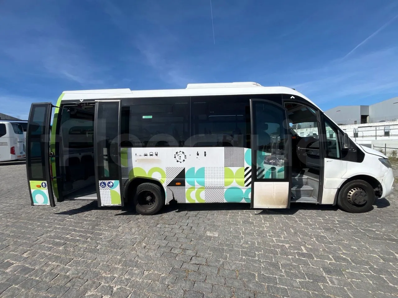 Mercedes-Benz Sprinter - Right Side Doors Open