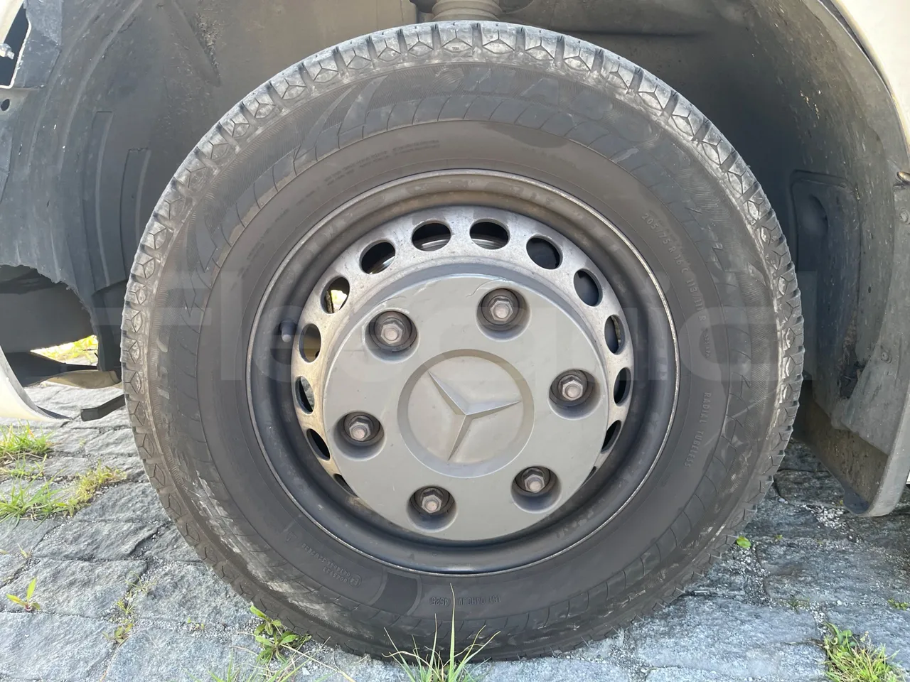 Mercedes-Benz Sprinter - First Axle Left Side: Tyre Size