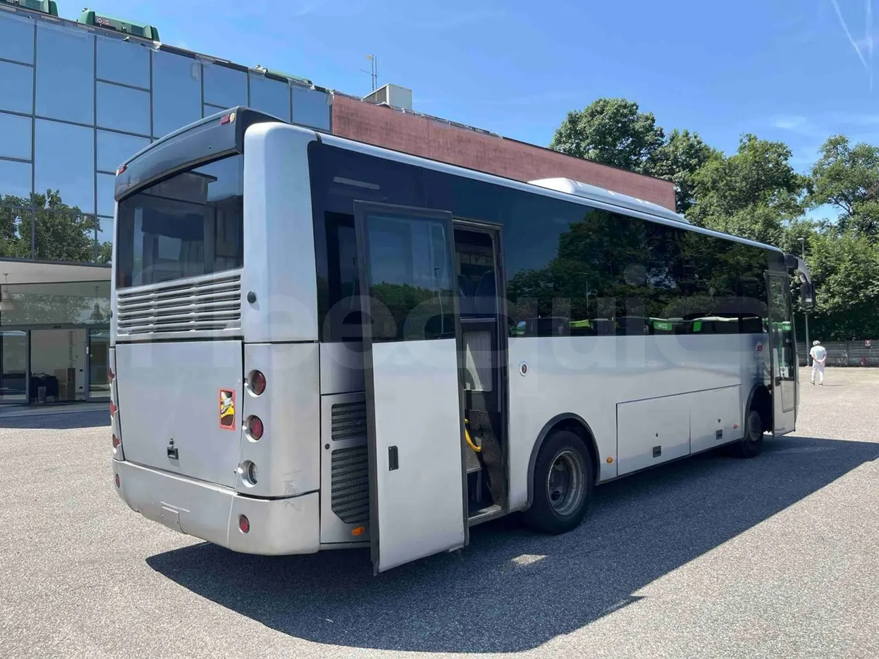 Otokar Navigo - 3/4 Rear Right Side Doors Open