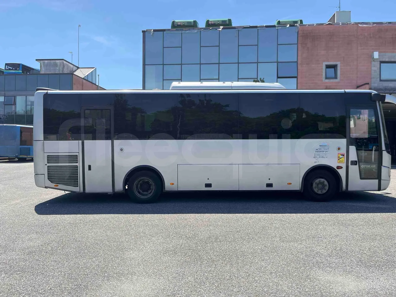 Otokar Navigo - Right Side