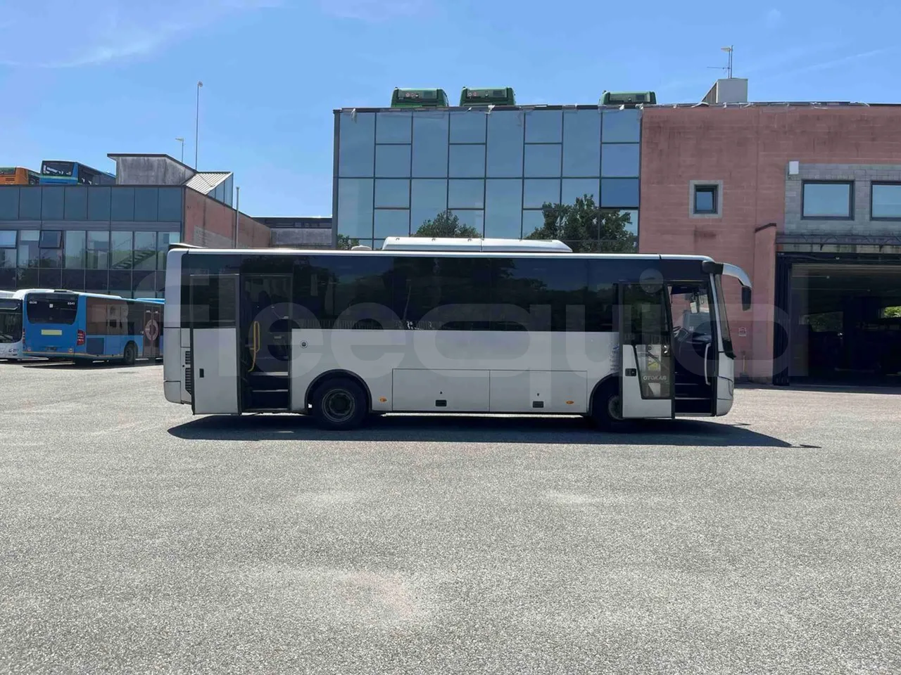 Otokar Navigo - Right Side Doors Open