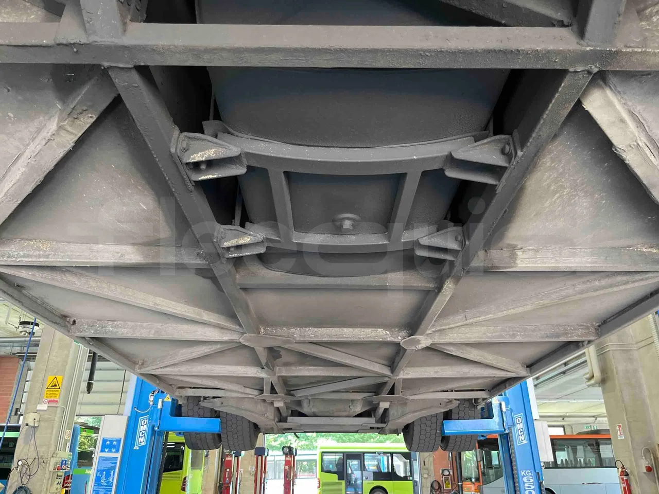 Otokar Navigo - Central Undercarriage