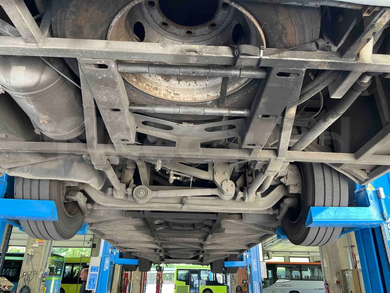 Otokar Navigo - Front Undercarriage