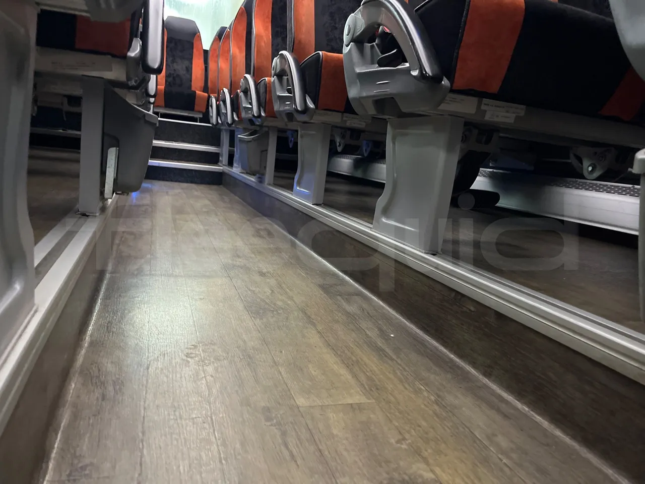 Iveco Mago2 M2IV - Euro6 - 162kW - 8.850mt - seat brackets photo