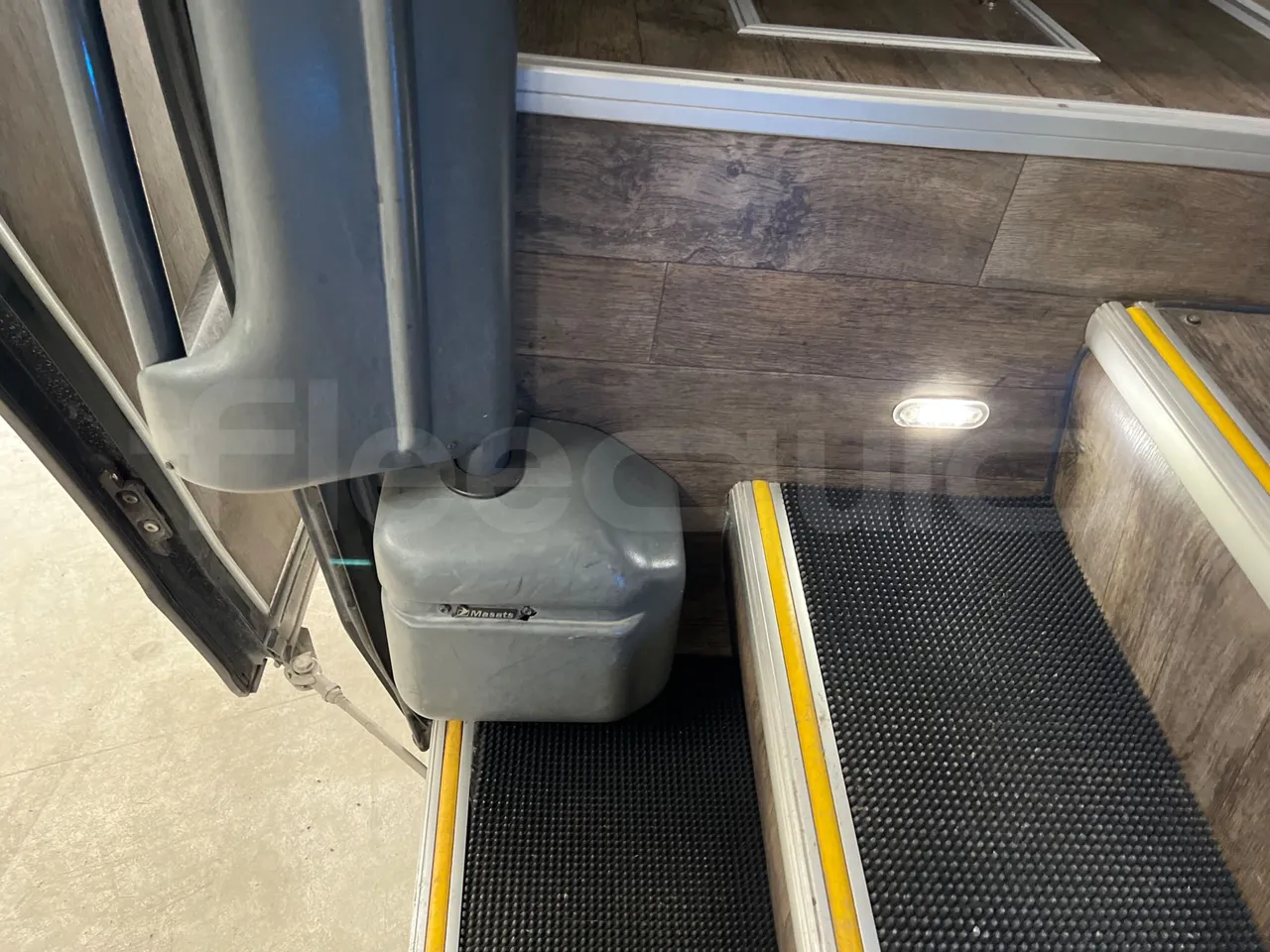 Iveco Mago2 M2IV - Euro6 - 162kW - 8.850mt - door mechanism photo