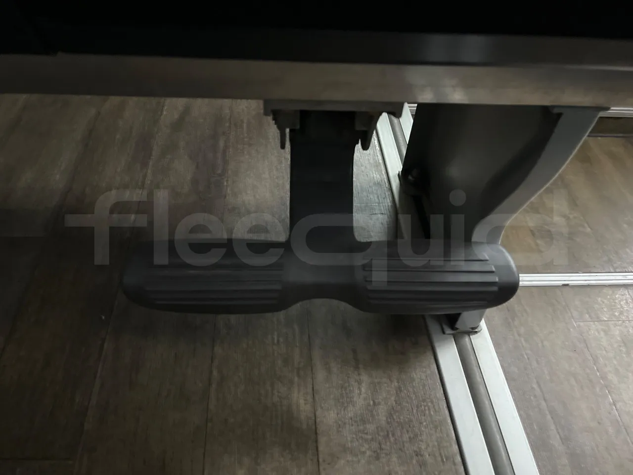 Iveco Mago2 M2IV - Euro6 - 162kW - 8.850mt - footrest detail photo